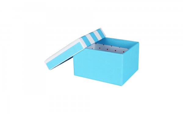 باکس هدیه رنگ آبی با درب راه راه ابعاد 9x10x6 سانتی‌متر