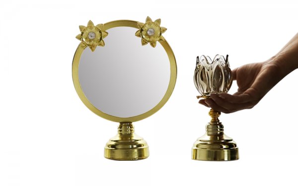 ست آینه و شمعدان کوچک طلایی