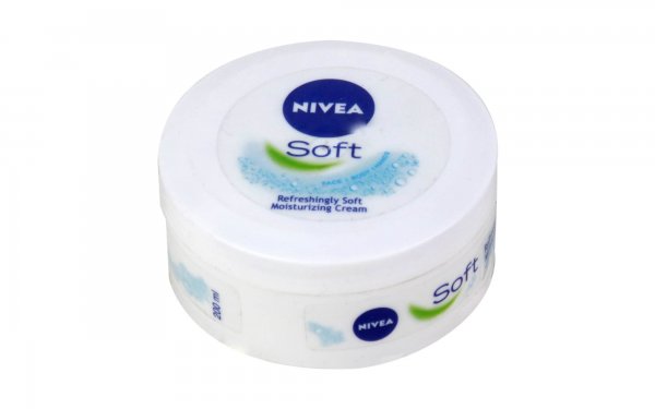 کرم مرطوب‌کننده حاوی روغن جوجوبا و ویتامین E نیوا (Nivea) مدل Soft مقدار 200 میلی‌لیتر