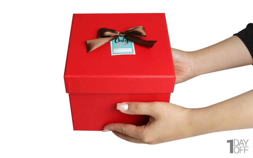 باکس هدیه مکعب رنگ قرمز ابعاد 16.5x16.5x14 سانتی‌متر 