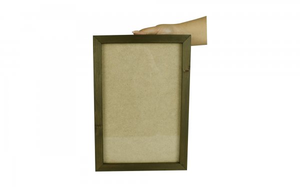 قاب عکس چوبی دست ساز ابعاد 22x32 سانتی‌متر رنگ گردویی